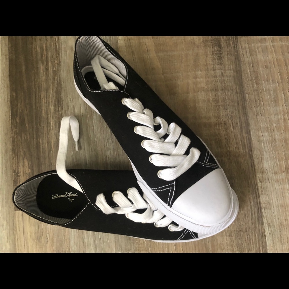 Converse Style Shoes - Picture 2 of 3